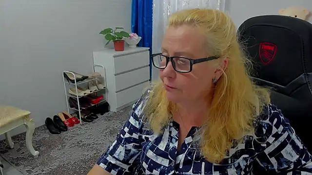 Frau_Marta Adlı Modelin Canlı XXX Sohbeti