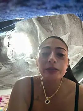 Chat +18 de IsabellaMariet ao vivo