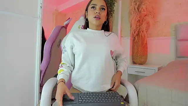 CarolineFyre Chat XXX live