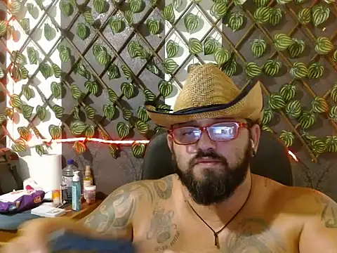 Show modela mr_wolf46 na web-kameri