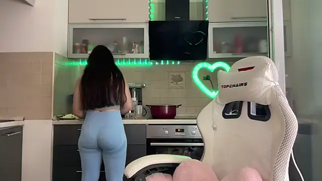 XXX chat uživo modela Nike_burn