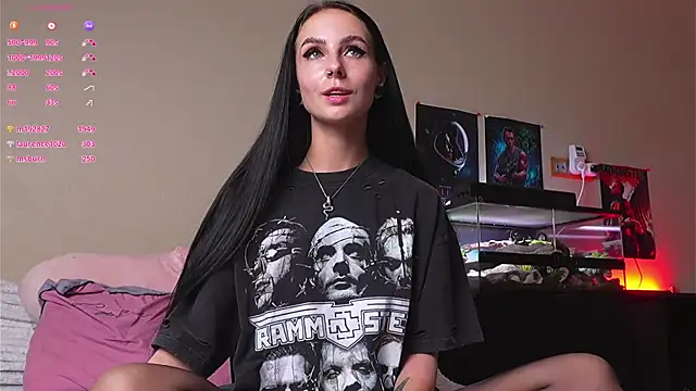 YaraAveiri Chat XXX in diretta