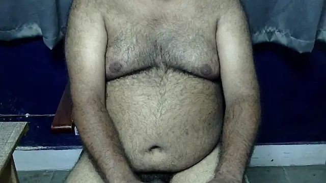 Show modela hairysubcub_70 na web-kameri