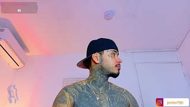 JordanSmiith_ Show in webcam