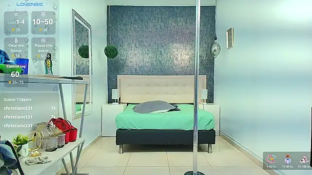 Celestial_Queen_ Show in webcam