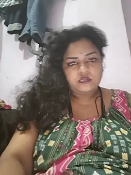Deborbhavi222 Adlı Modelin Canlı XXX Sohbeti