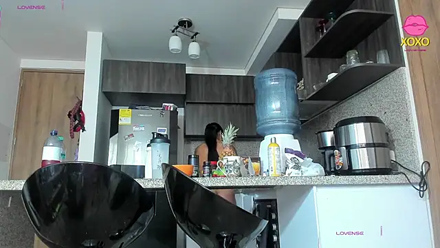 Bessie32 Chat XXX live