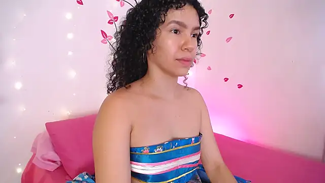 Karolina_1 Adlı Modelin Canlı XXX Sohbeti