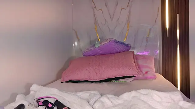 mia_099 Chat XXX live