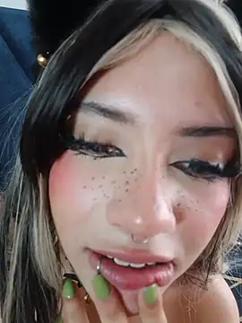 Effy_Kessler Adlı Modelin Canlı XXX Sohbeti