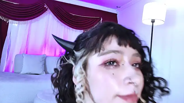 צ'אט XXX בשידור חי של Zephirah_abney