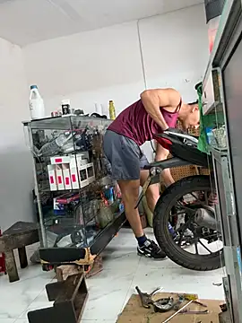 Paul22cm-'s Live XXX Chat