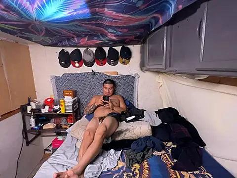 OmarSalasxh33's Live XXX Chat
