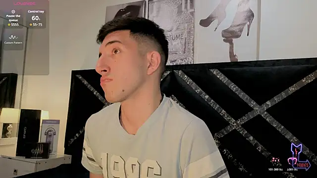 Un_Sluttyy Adlı Modelin Canlı XXX Sohbeti
