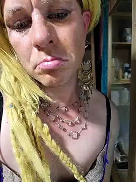 Show modela sissyLunah na web-kameri