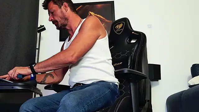 ChrisKox Show in webcam