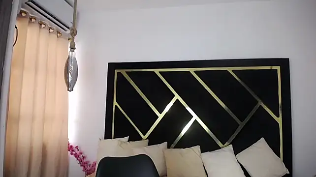 zaraa_Black43n Live XXX chat