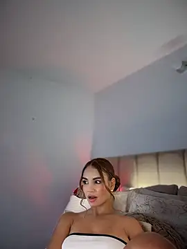 XXX chat uživo modela Lia_Brooks