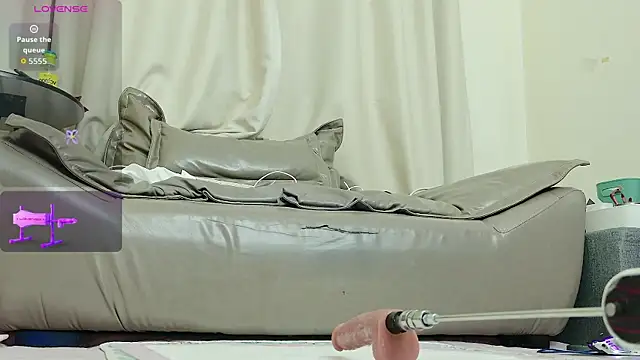 Chat XXX en directo de fox-yiyi