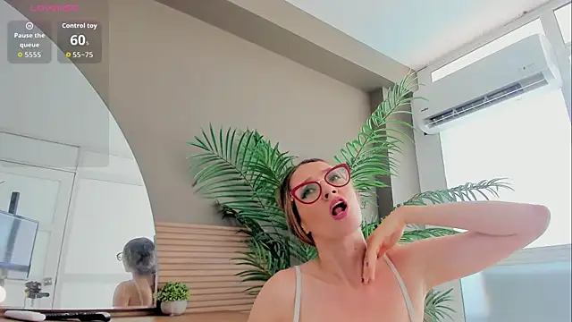 Hada_Magica Adlı Modelin Canlı XXX Sohbeti