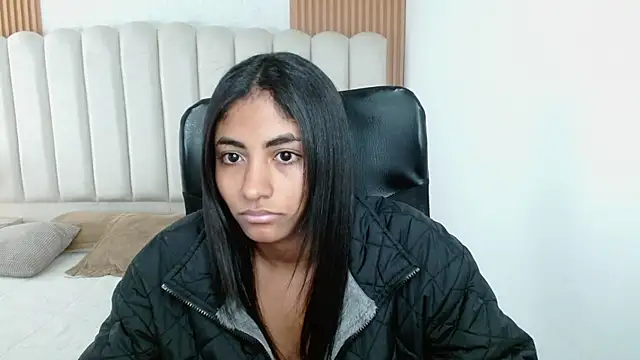 shaneelle Adlı Modelin Canlı XXX Sohbeti
