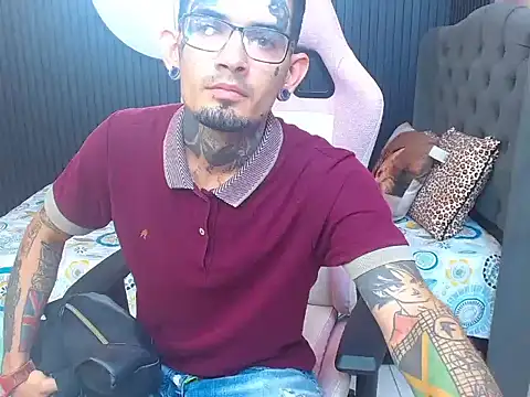 Boy_tatto77 现场XXX聊天