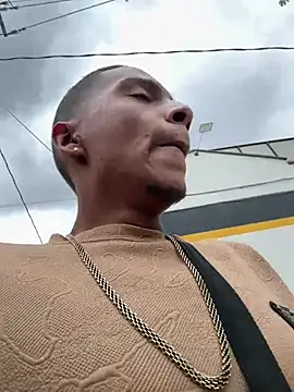 צ'אט XXX בשידור חי של hotboyluxe