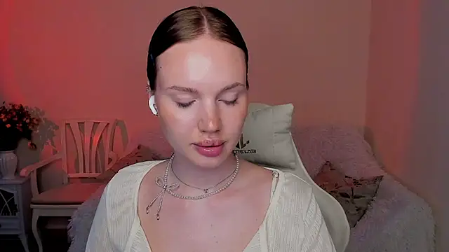 MishkaMe's Live XXX Chat