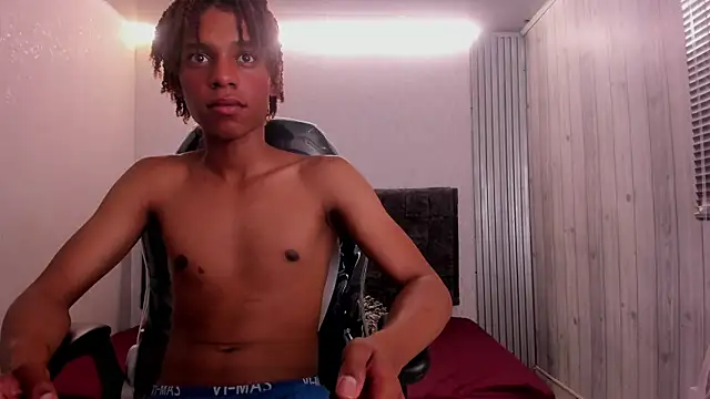 luccas_lowee – Naživo XXX chat