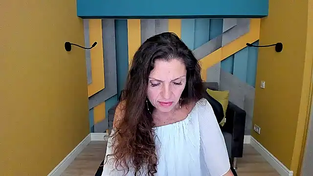 EllaLong's Live XXX Chat