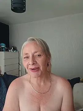 Show de BellaUkCurvy na webcam
