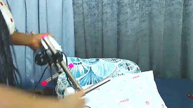 kittykhloe22's Live XXX Chat