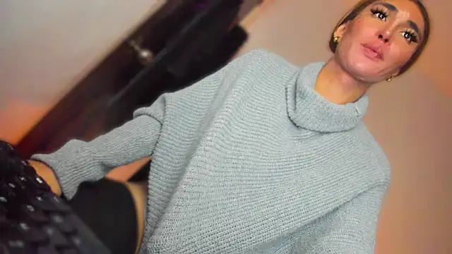 Chatroom XXX en direct de MistressNextDoor_