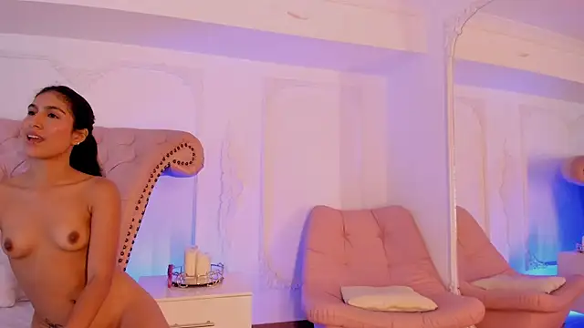 LucianaBlanco_ Adlı Modelin Canlı XXX Sohbeti