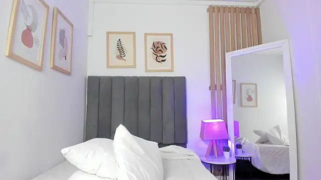 Adams__Bobby Live XXX-chat