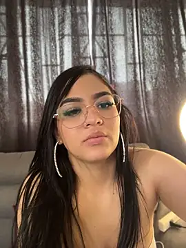 Emily_firee's Live XXX Chat