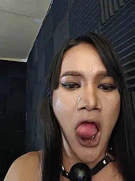BridgetteOnfire Adlı Modelin Canlı XXX Sohbeti