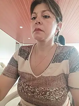emma_tour's Live XXX Chat