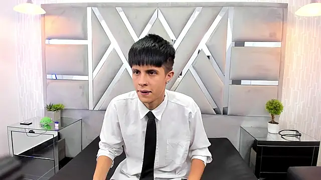 MikeHunteer 라이브 XXX 채팅