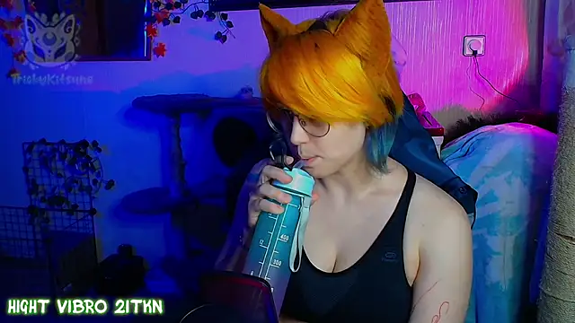 TrickyKitsune Chat XXX in diretta