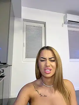 KirstieVegas Adlı Modelin Canlı XXX Sohbeti