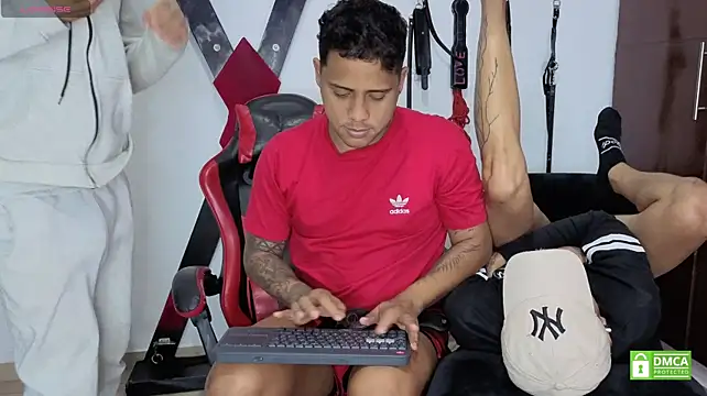 Chatroom XXX en direct de EliteBoysLive