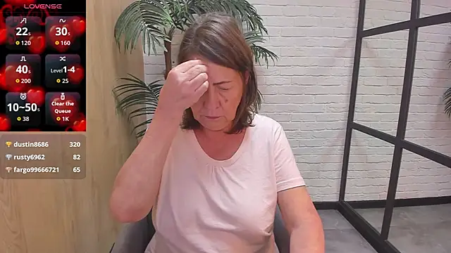 Онлайн чат XXX LindaPassionate