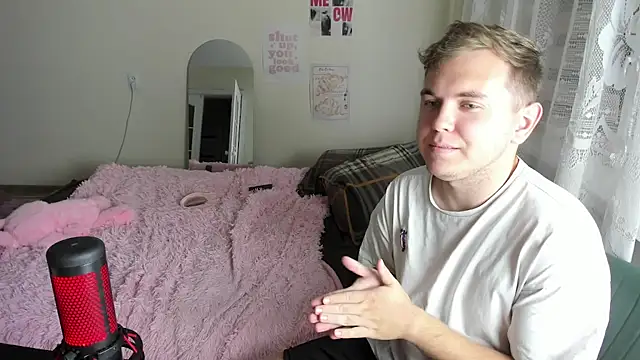 AnikaBest élő XXX-chatje
