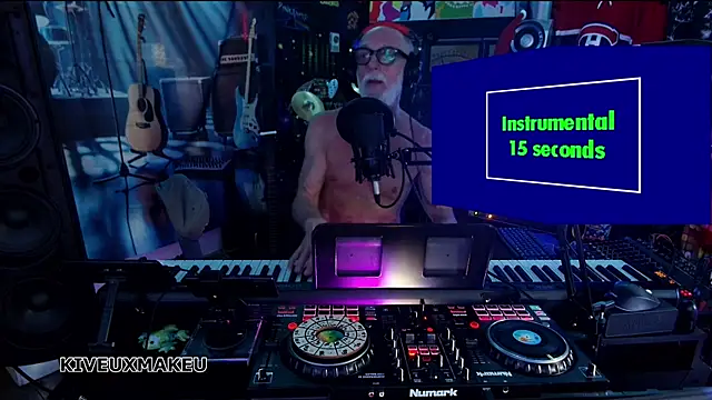 kiveuxmaqueue's Webcam Show