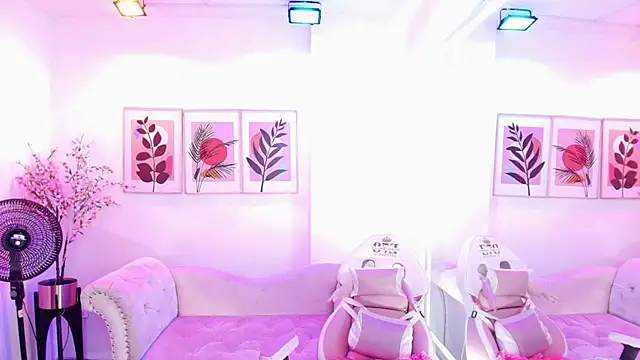 Maddie_T18 Chat XXX in diretta