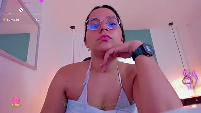 XXX chat uživo modela lucy_blue28