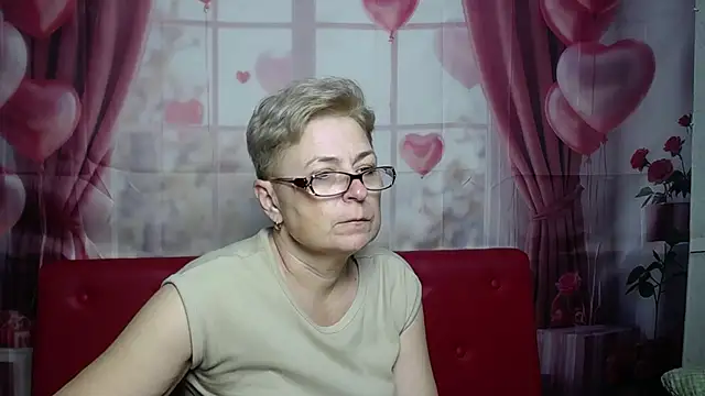 EmiliaGree's Live XXX Chat