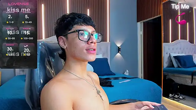 Show modela Sosa_cat na web-kameri