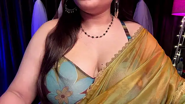 Queen_alisha Adlı Modelin Canlı XXX Sohbeti